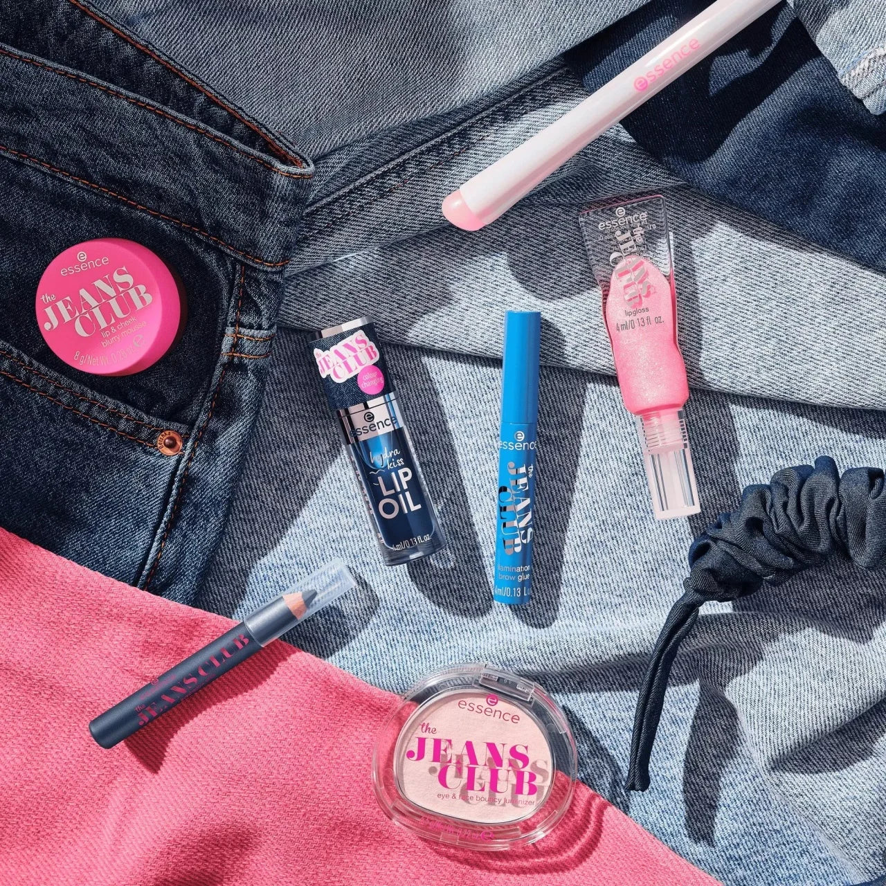 essence the JEANS CLUB lip & cheek blurry mousse 01