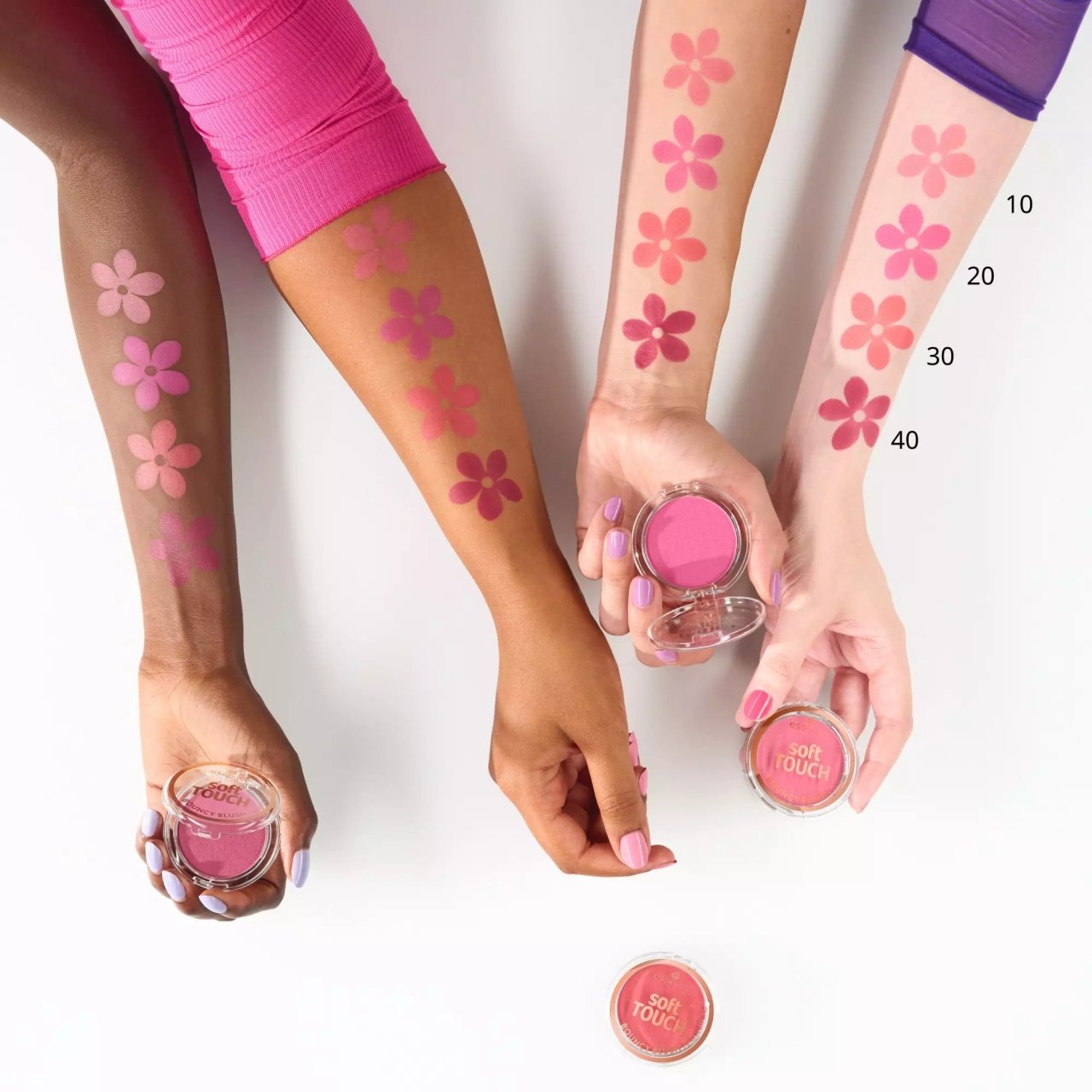 essence soft TOUCH BOUNCY BLUSH 10