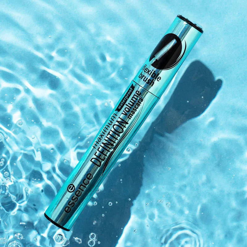 essence maximum DEFINITION waterproof volume mascara