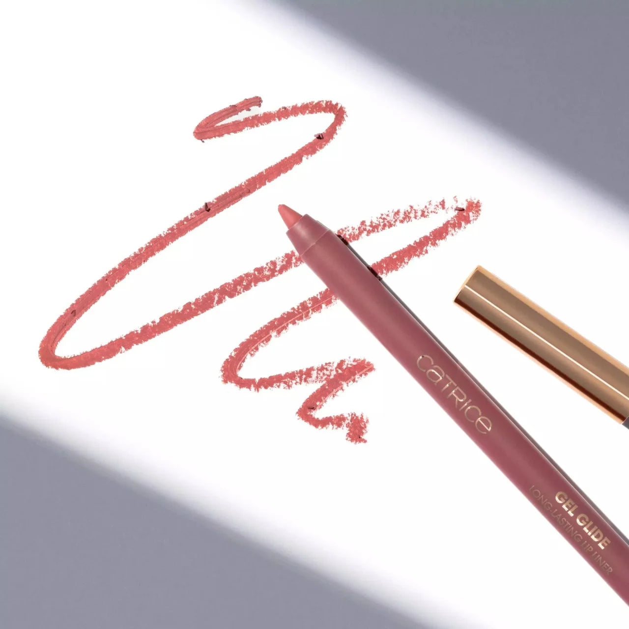 Catrice - Creion de buze Gel Glide Long-Lasting Lip Liner 020 - Drip The Drama, 1.5 g