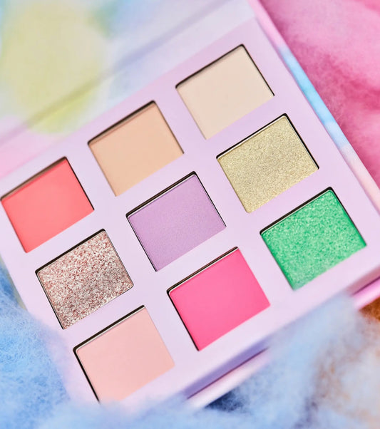 essence - WHAT THE FLUFF?! Eyeshadow palette 01 - Cotton Candy Skies