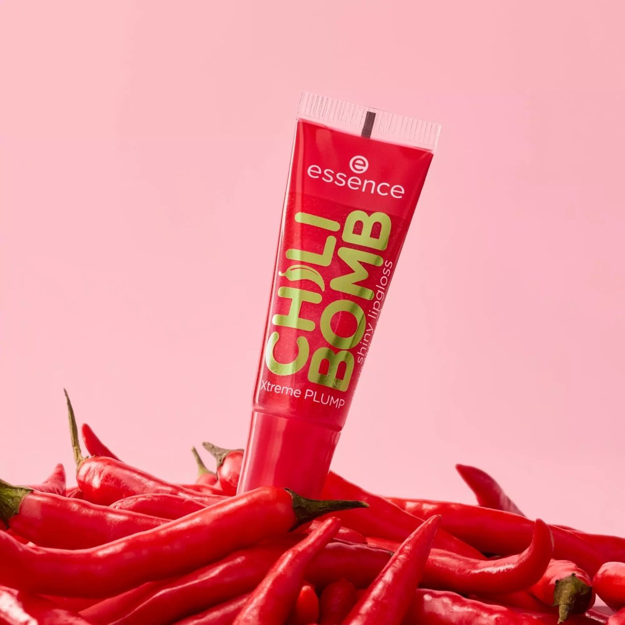 essence CHILI BOMB shiny lipgloss 01