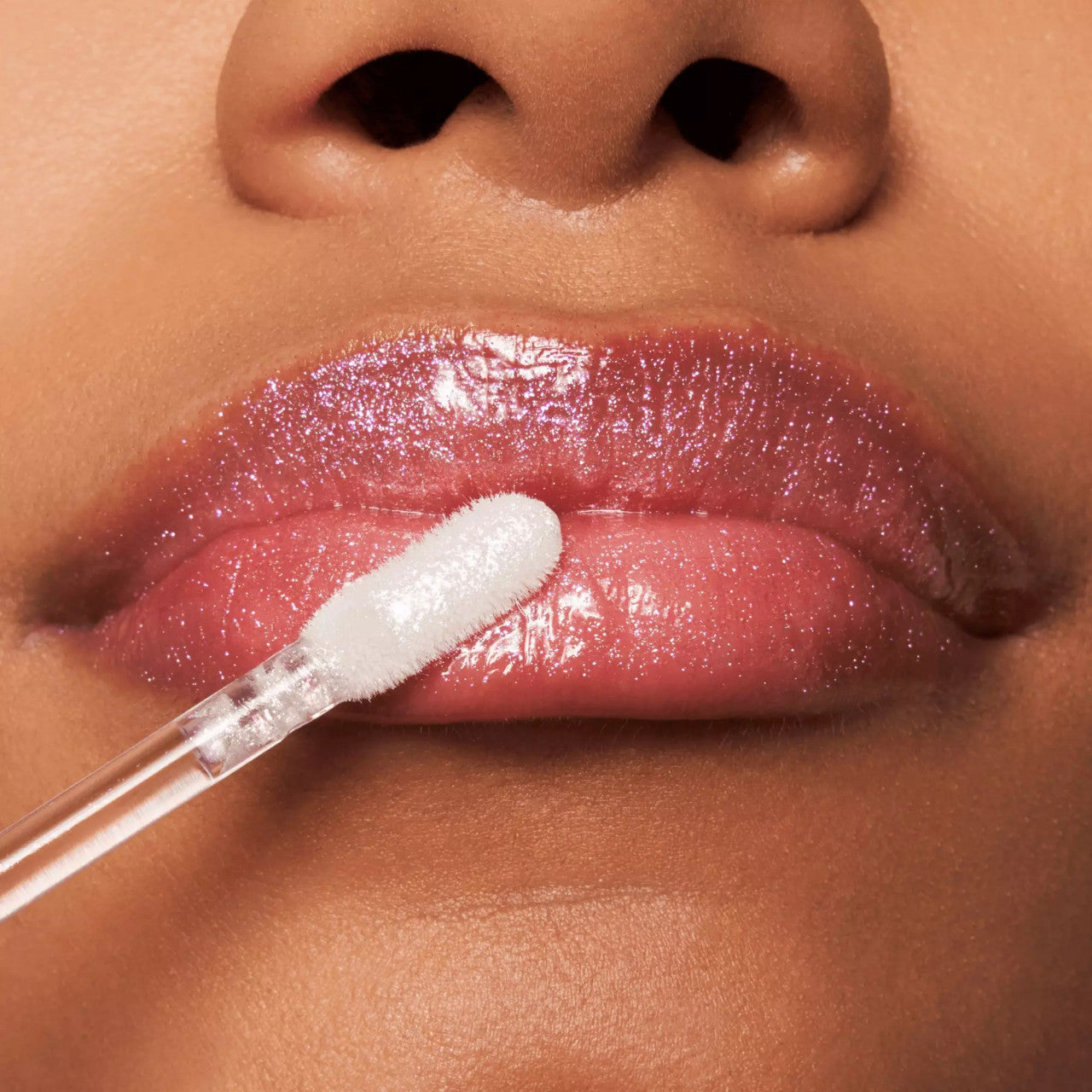 essence META GLOW MULTI-REFLECTIVE LIPGLOSS 01, 3ml