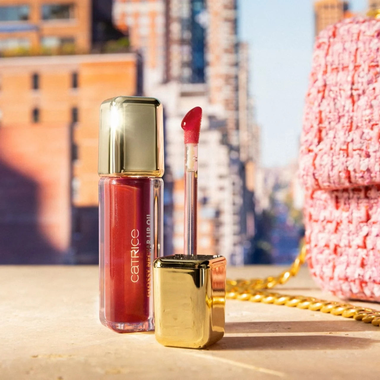 Catrice - SPRING AND THE CITY Glossy Nectar Lip Oil C01 - Hello, Lover!